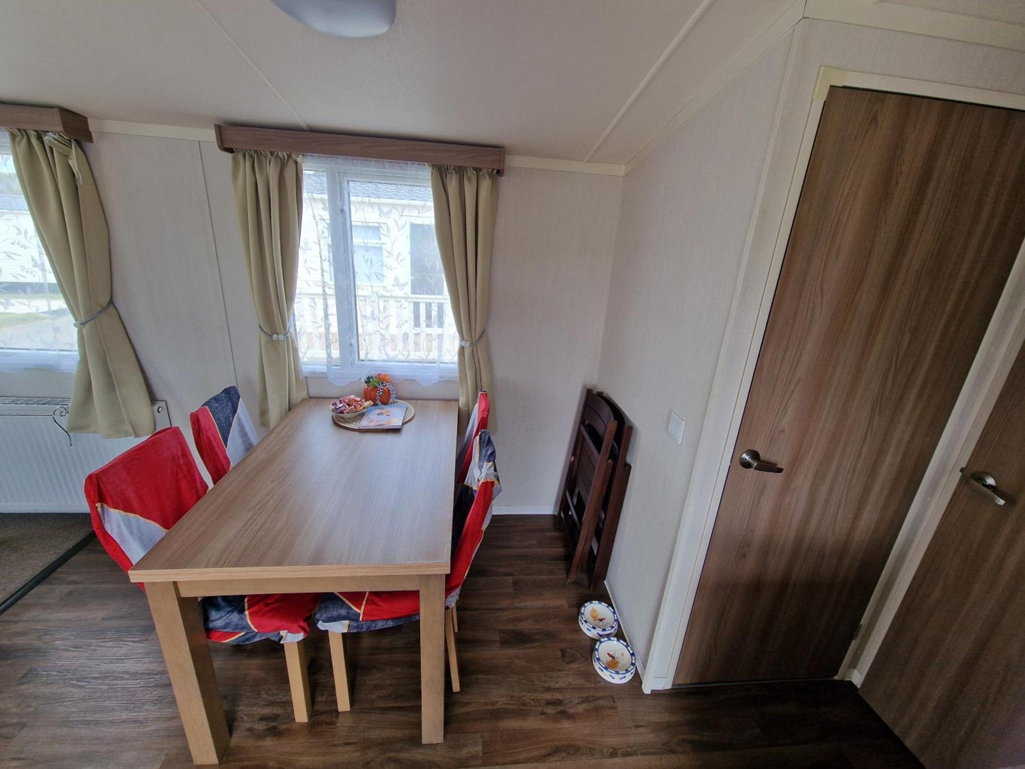 ホテル Durdlee Door, D27, Main Rd, West Lulworth, Wareham Bh20 5Pu エクステリア 写真